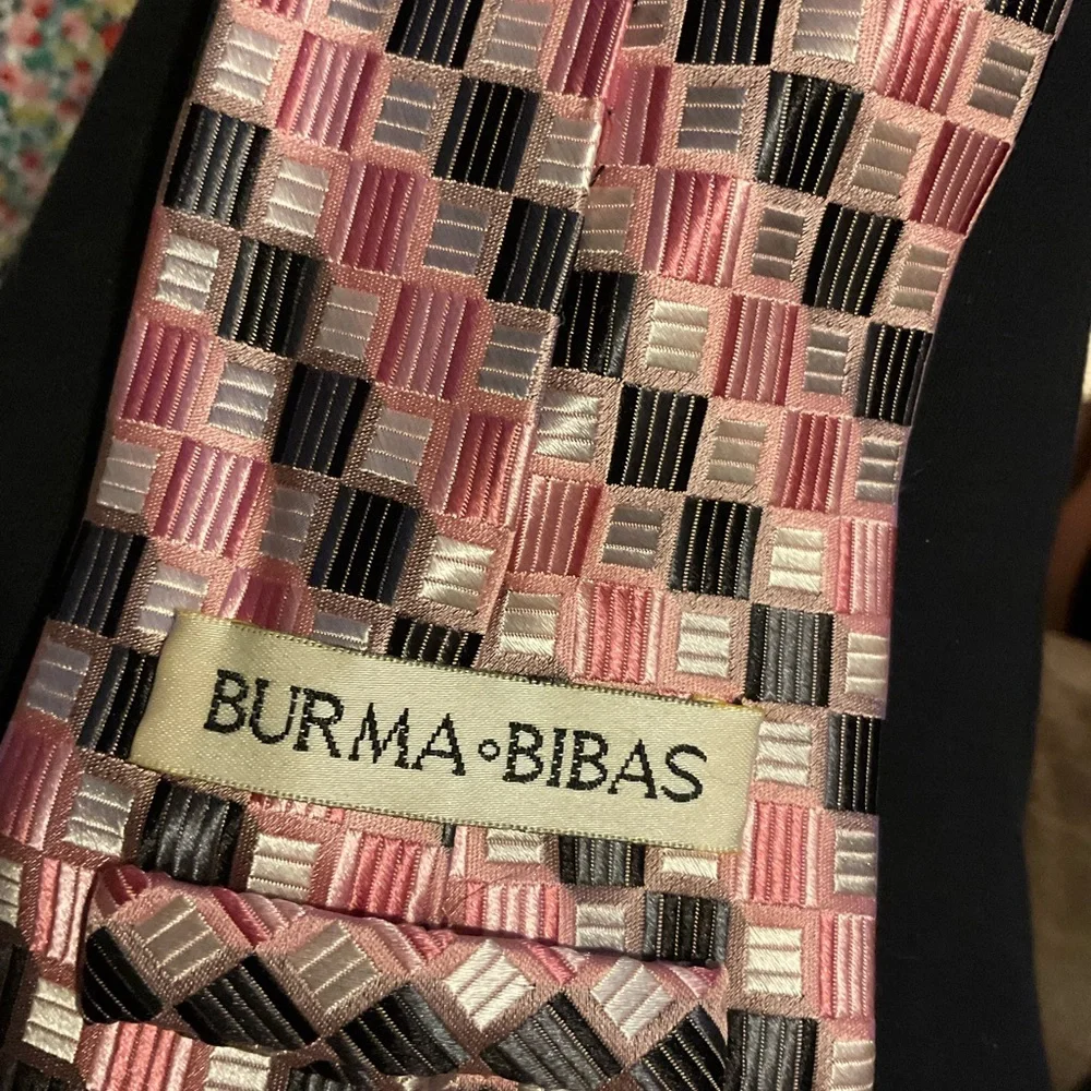 Burma bibas  Pink and Black‎ Checkered Tie